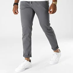 Grosses soldes 🛒 Pantalon Chino IRWIXM7J Gris Anthracite de Kaporal 🔥